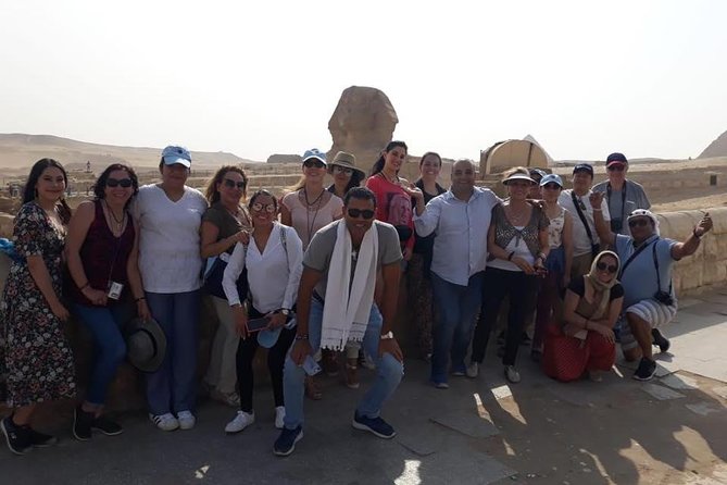 Private Tour Pyramids of Giza and Sphinx from Giza - Khafre’s Pyramid and the illusion of height