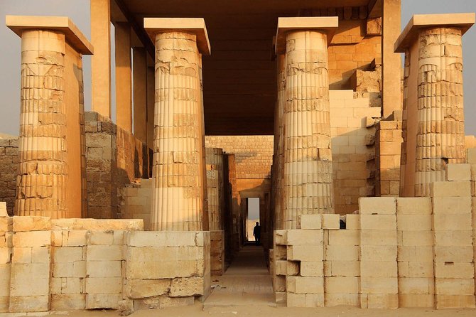 Private Tour: Pyramids of Giza Memphis Saqqara with Lunch - Lunch, transport, and the real price