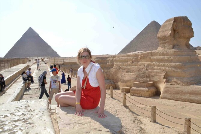 Private tour to Giza Pyramids, Lunch, Camel Ride & Shopping tour - Khufu, Khafre, and Menkaure up close