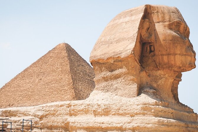 Private Tour to Giza Pyramids,Sphinx,Egyptian Museum&local lunch - Starting at Giza with the Great Pyramid in view