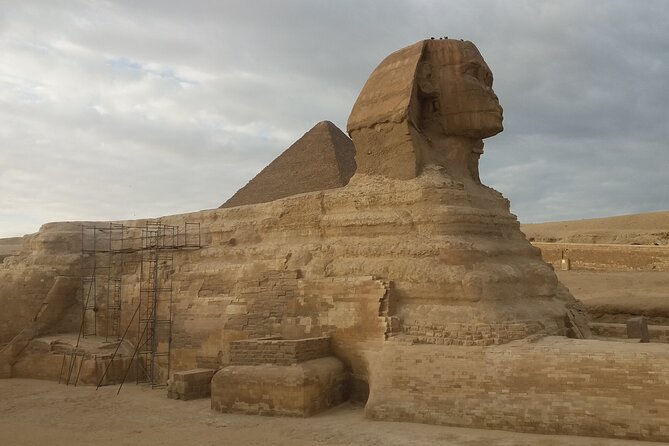 Private Tour to Giza pyramids Sphinx Sakkara and Camel Ridding - Meeting the great pyramids of Giza