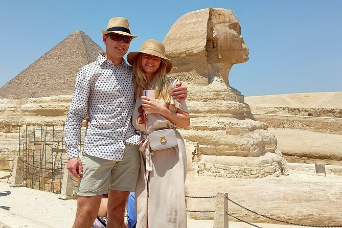 Private tour to Giza Pyramids, Sphinx& the Mummification temple - Starting with Cheops, the Great Pyramid