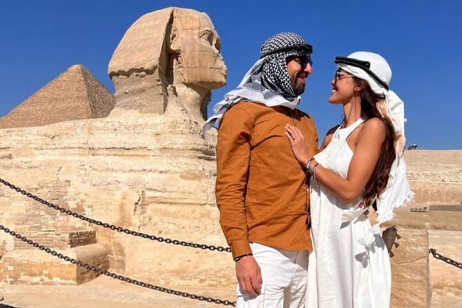 Private Tour to Great Pyramids of Giza and Sphinx - Pickup and the short ride to the plateau