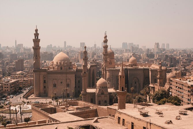 Pyramids, Egyptian Museum & Bazaar With Photographer - Khan El Khalili Bazaar: a lively final stop