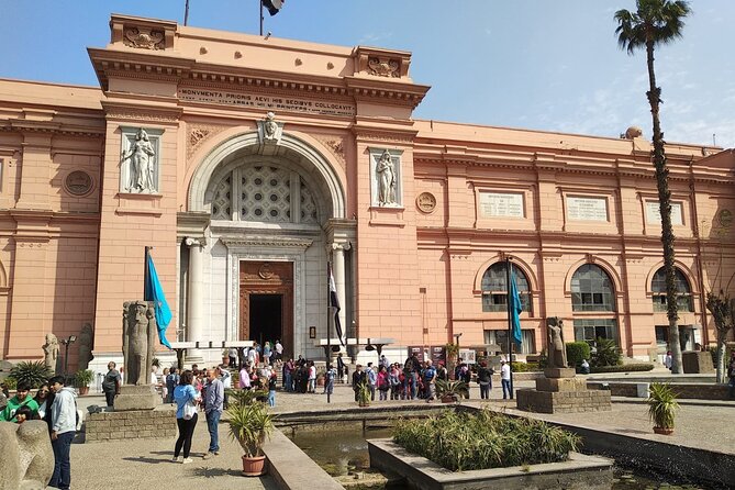 Pyramids of Giza & Museum & Bazaar from Cairo private - What the private format really adds