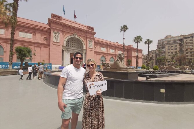 Pyramids of Giza, Sphinx and Egyptian Museum Day Tour - The Giza Plateau: three pyramids, one enormous first impression