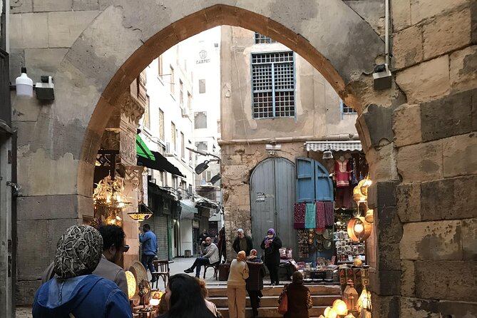 Pyramids, Sphinx, Egyptian Museum And khan El Khalili Day Tour - Who should book this experience?