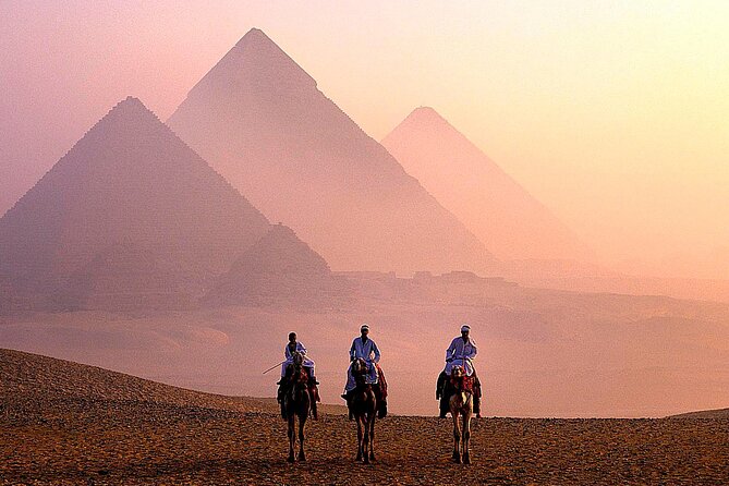 Pyramids & Sphinx Saqqara Day Tour - Lunch and the taste of the day