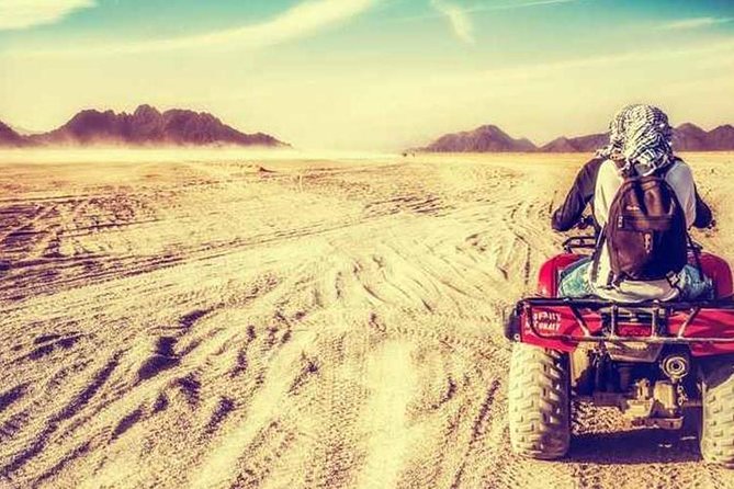 Quad bike ride in the pyramids of Giza - Getting comfortable on the quad bike