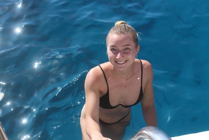 Ras Mohamed & White Island luxury Yacht Trip Sharm el Sheikh - Lunch, drinks, and life aboard the yacht