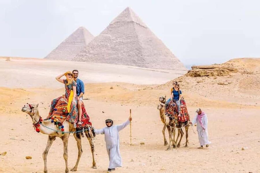 Sharm El-Sheikh: Full-Day Tour of Cairo and Pyramids by Bus - The Giza Plateau: Khufu, Khafre, and Menkaure