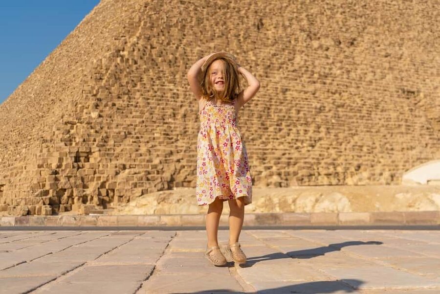 Sharm El-Sheikh: Full-Day Tour of Cairo and Pyramids by Bus - Guides, group size, and the human side of the tour