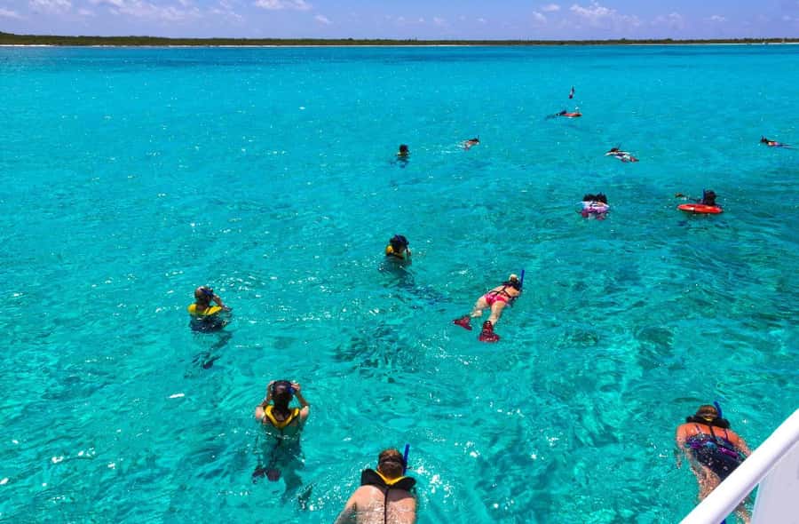 Sharm El Sheikh: Luxury boat Cruise with Snorkeling & Lunch - Boarding the yacht and settling into the day