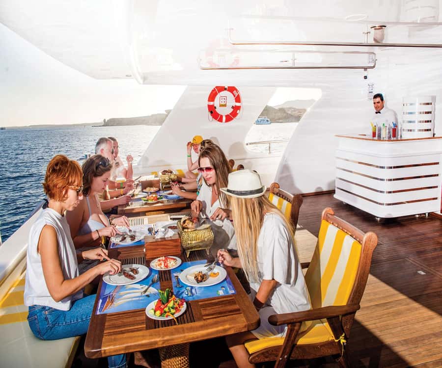 Sharm el-Sheikh: Ras Mohammed Elite VIP Cruise and BBQ Lunch - Sailing toward Ras Mohammed National Park