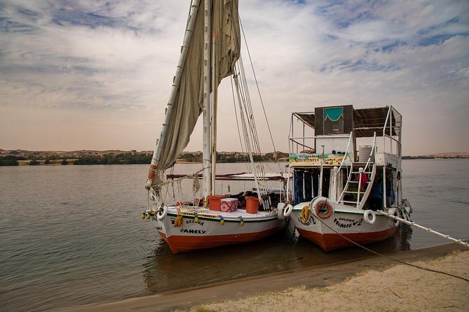 Short Felucca Trip On The Nile In Cairo - Food, water, and the optional lunch