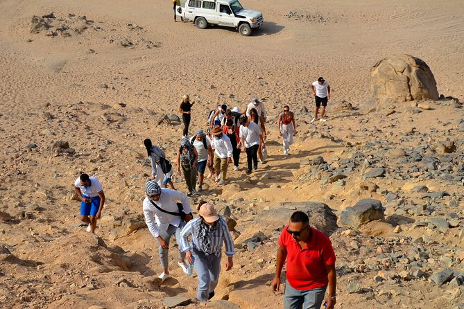 Stargazing Safari Adventure by Jeep with Bedouin Dinner-Hurghada - Buffet dinner under the desert sky