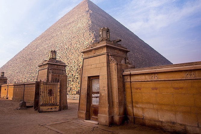Stopover Tour of Cairo - The Egyptian Museum: two hours among 5,000 years of art