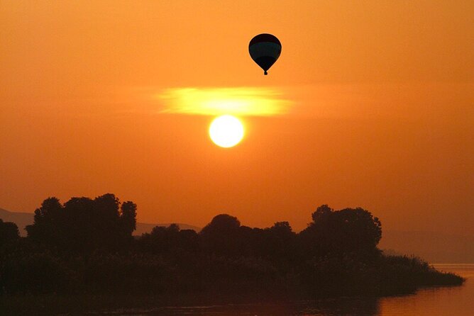 Sunrise Ballooning Luxor with Transfers Included - Hatshepsut Temple from above