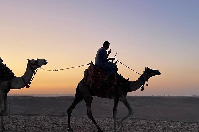 sunset at Giza pyramids by camels - How private touring changes the evening