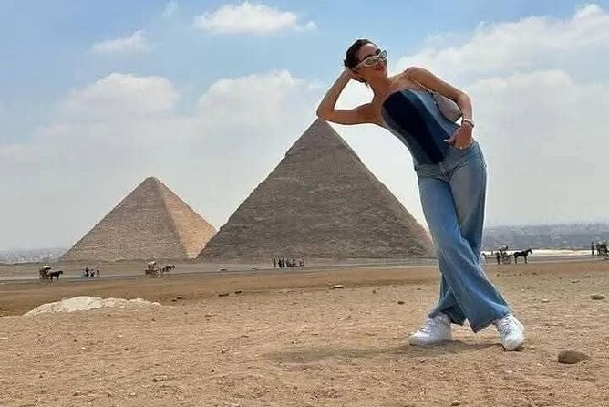 The Giza Pyramids, the Great Sphinx, and Local Lunch. - Why a private Giza tour can make sense