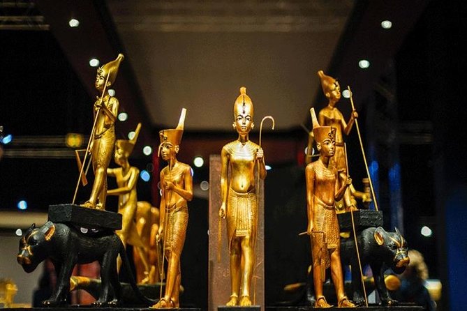 The Giza Pyramids & The museum of Egyptian civilization - Cheops, the Great Pyramid, and the first big view