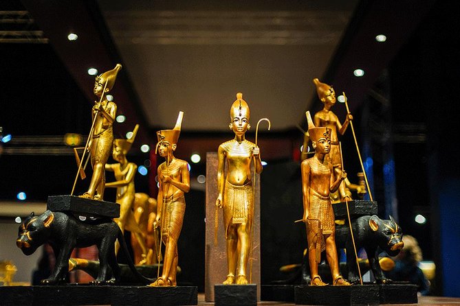 The Old Egyptian Museum in Cairo ( At Tahrir Square ) . - The museum visit: King Tut, mummies, and everyday objects