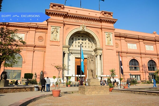 The pyramids & Museum day tour - Four hours around the Giza pyramids