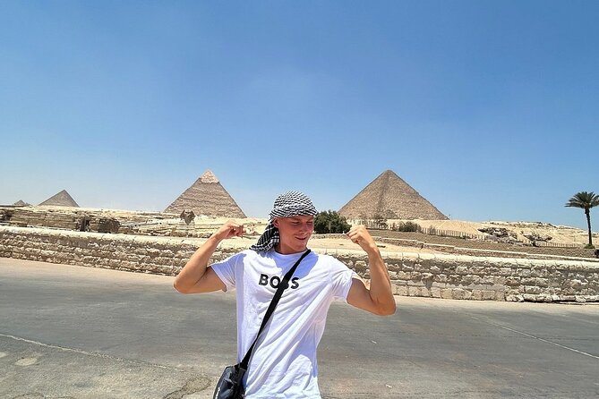 The pyramids & Museum day tour - Three hours inside the Egyptian Museum