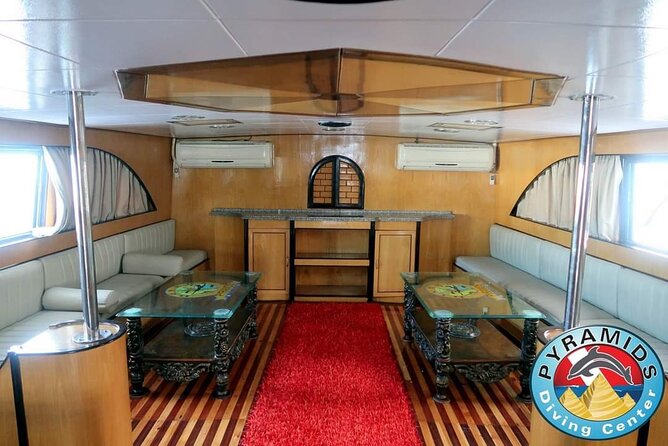 Tiran Island Snorkeling Excursion - Lunch, drinks, and life aboard the boat
