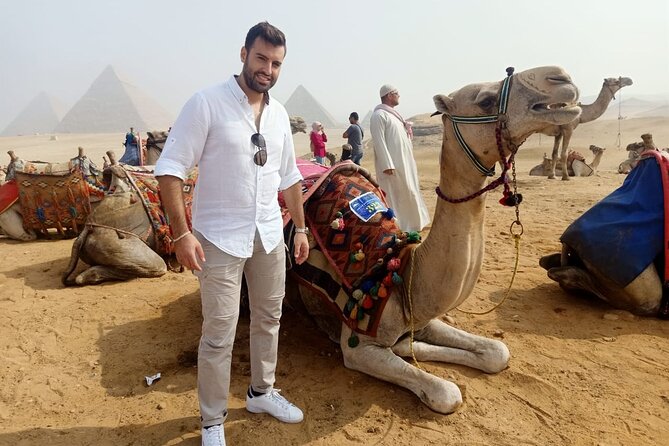 Tour to Giza pyramids Sphinx with local guide - Why private transport matters in Cairo