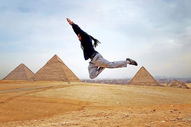 Unique tour to Giza pyramids, Egyptian museum & Khan El-Khalili - Three hours among the Giza pyramids