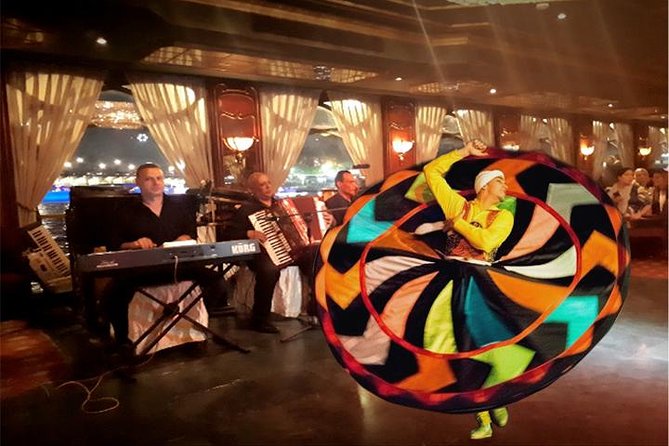 ViP Private Effective Nile River Dinner Cruise in Cairo - Buffet dinner and drinks: quantity beats fine dining