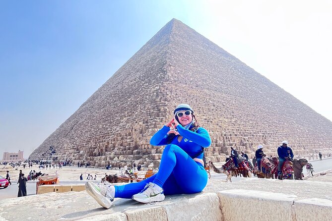 Vip Tour Giza pyramids, sphinx with Camel Ride and Vip lunch - Seeing Khufu, Khafre, and Menkaure