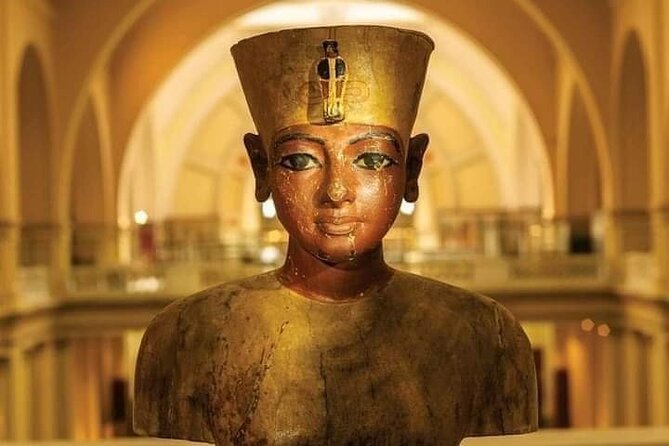 Vip Tour to Giza pyramids, Sphinx , Egyptian museum , Bazaar - Three hours among the Pyramids of Giza